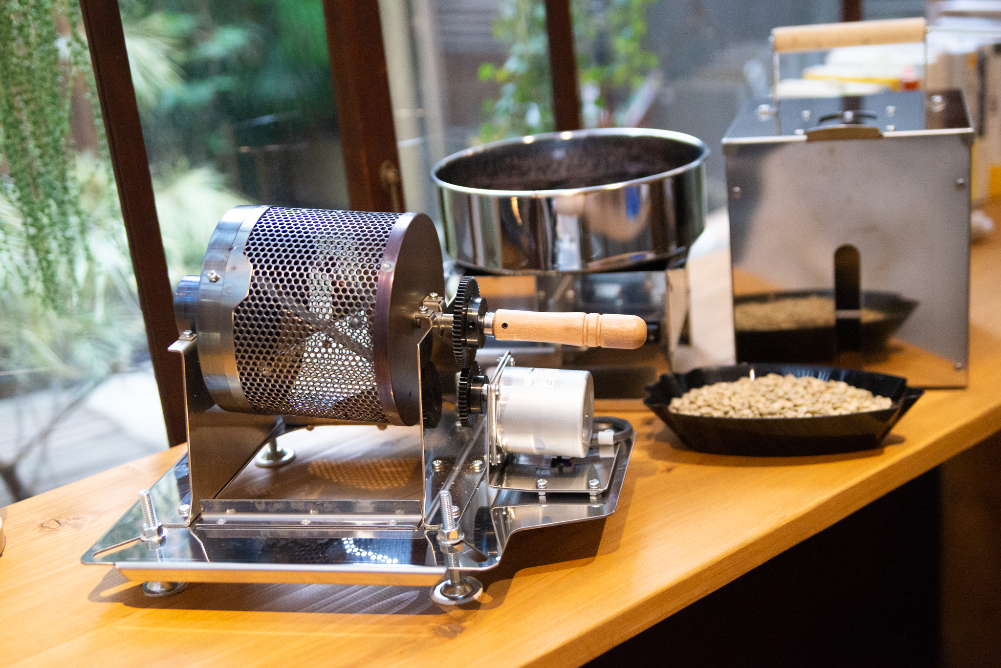 コーヒー焙煎機 半熱風式焙煎機 焙煎量：250g-